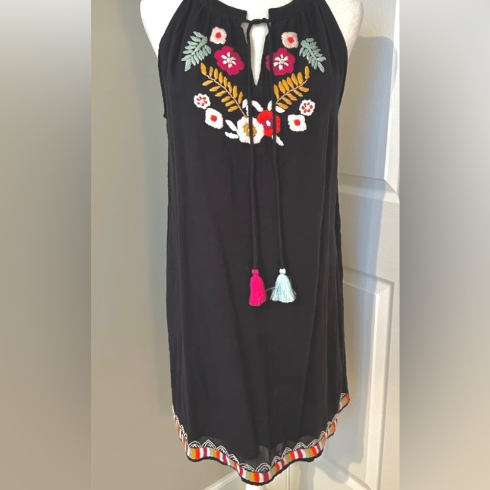 Adorable Navy Blue THML 🌸 Floral embroidered dress with colorful pattern trim